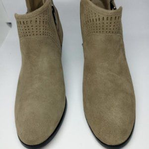 Vince Camuto ankle boots, size 8